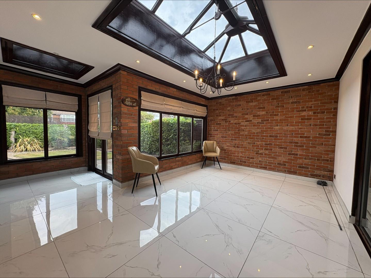 Edgwarebury Lane, HA8, Edgware